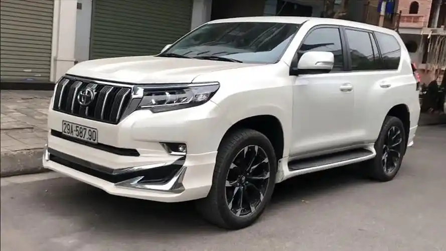 2021款丰田普拉多2.8柴油版实拍,五座霸道配置,不要太喜欢了