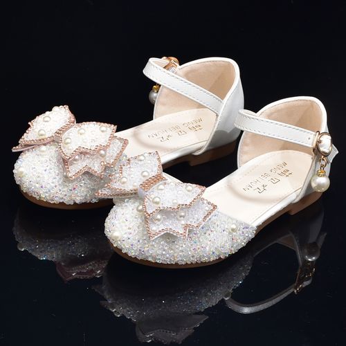 女童平底凉鞋新款白色韩版儿童百搭公主鞋小女孩软包头水晶表演鞋
