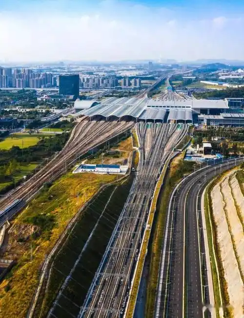 连徐高铁大许南站顺利开工建设,高铁快运物流基地相关规划研究紧锣密