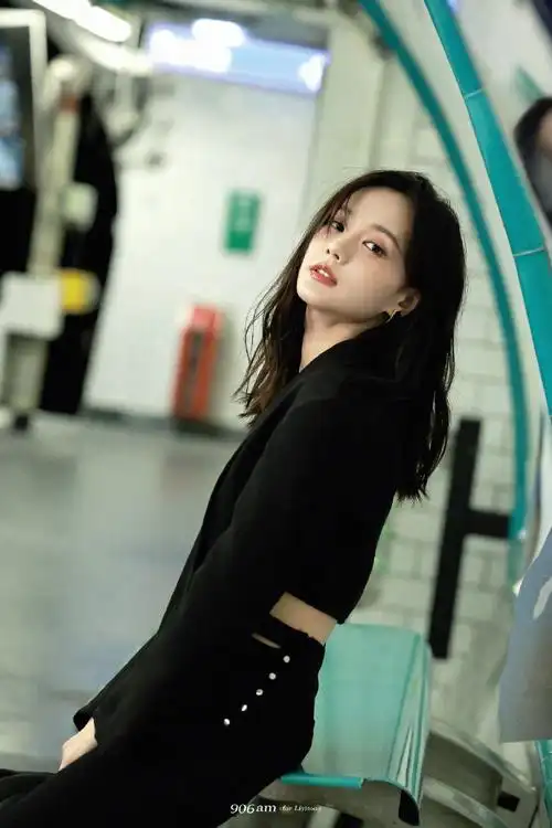 李一桐站姐出图