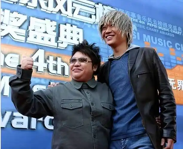 韩红节目官宣男友李延亮何炅还证明真假难辨耐人寻味