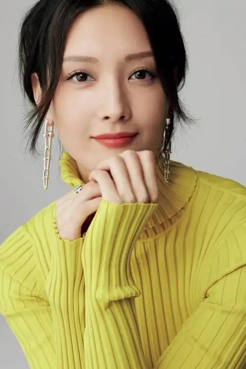 日媒最近发起了投票活动,邀请网友们选出自己认为是国宝级美女的30岁