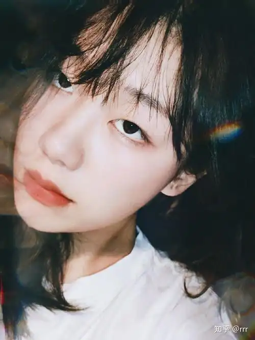 为什么感觉有些男生单眼皮很帅但是很少有人觉得女生单眼皮很漂亮?