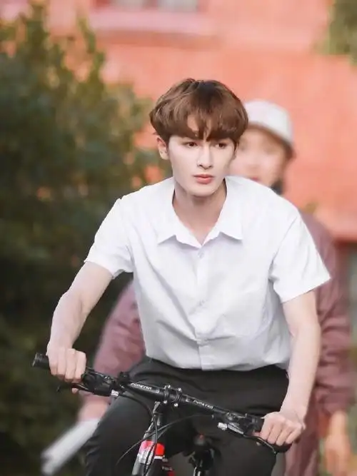 白鹿my@蔡徐坤@陈哲远-@dear-迪丽热巴@胡一天啊@林彦俊@刘亦菲@沈月