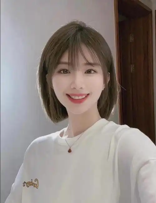 2022年最流行的9款短发,少女必备!|发型|空气刘海|减龄|圆脸_网易订阅