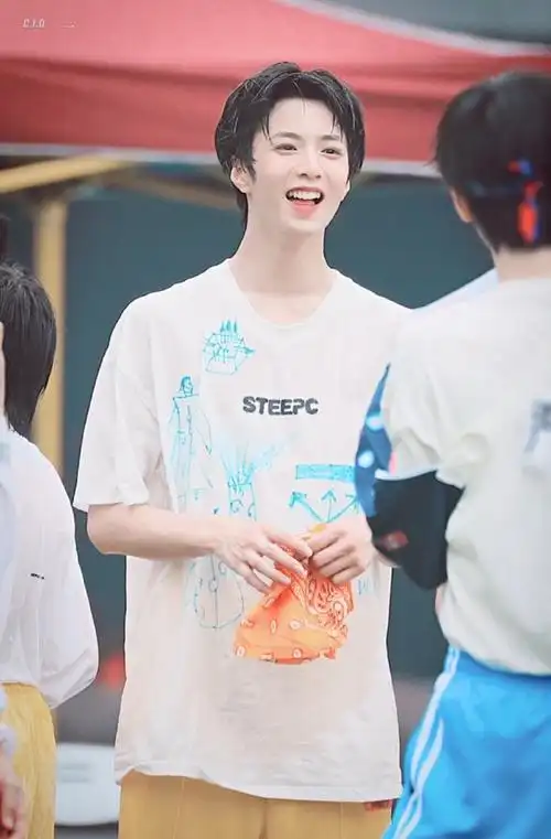 刘耀文背头造型合集#刘耀文背头造型合集9615大背头超a超苏谁能