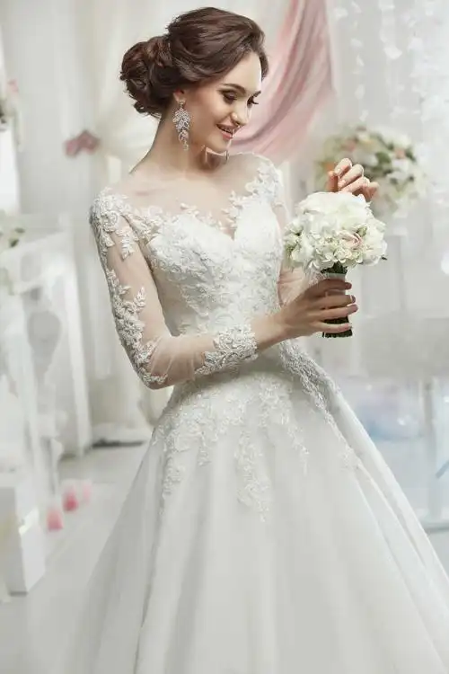 美丽的新娘图片-穿着华丽礼服的新娘素材-高清图片-摄影照片-寻图免费