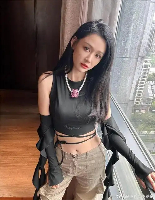 陈乔恩44岁身材状态