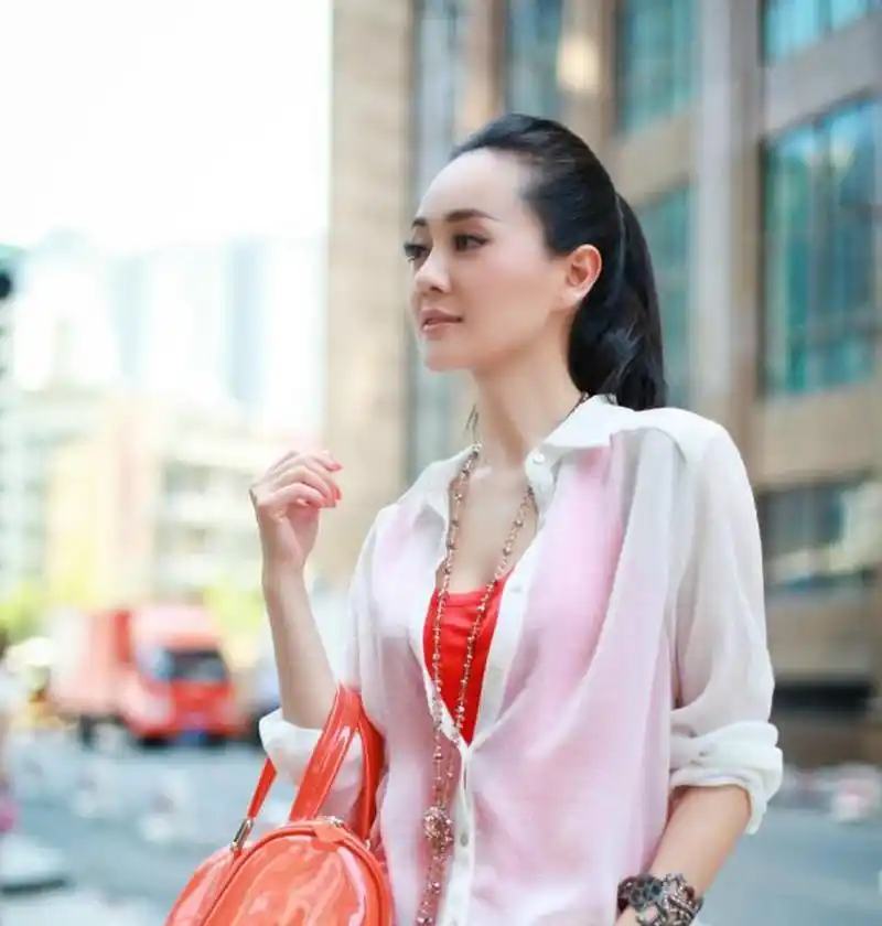 明星张定涵,娱乐圈影视演员,善良美丽,被誉为荧幕的"侠女"[哨子]