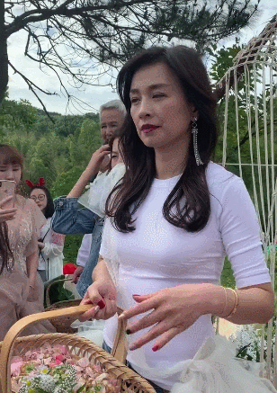 林瑞阳张庭当众秀恩爱前妻曾哲贞深夜发文好人沉默最可怕