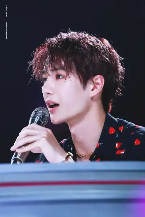 180603创造101第三次公演录制uniq王一博67676773大爱王爱豆