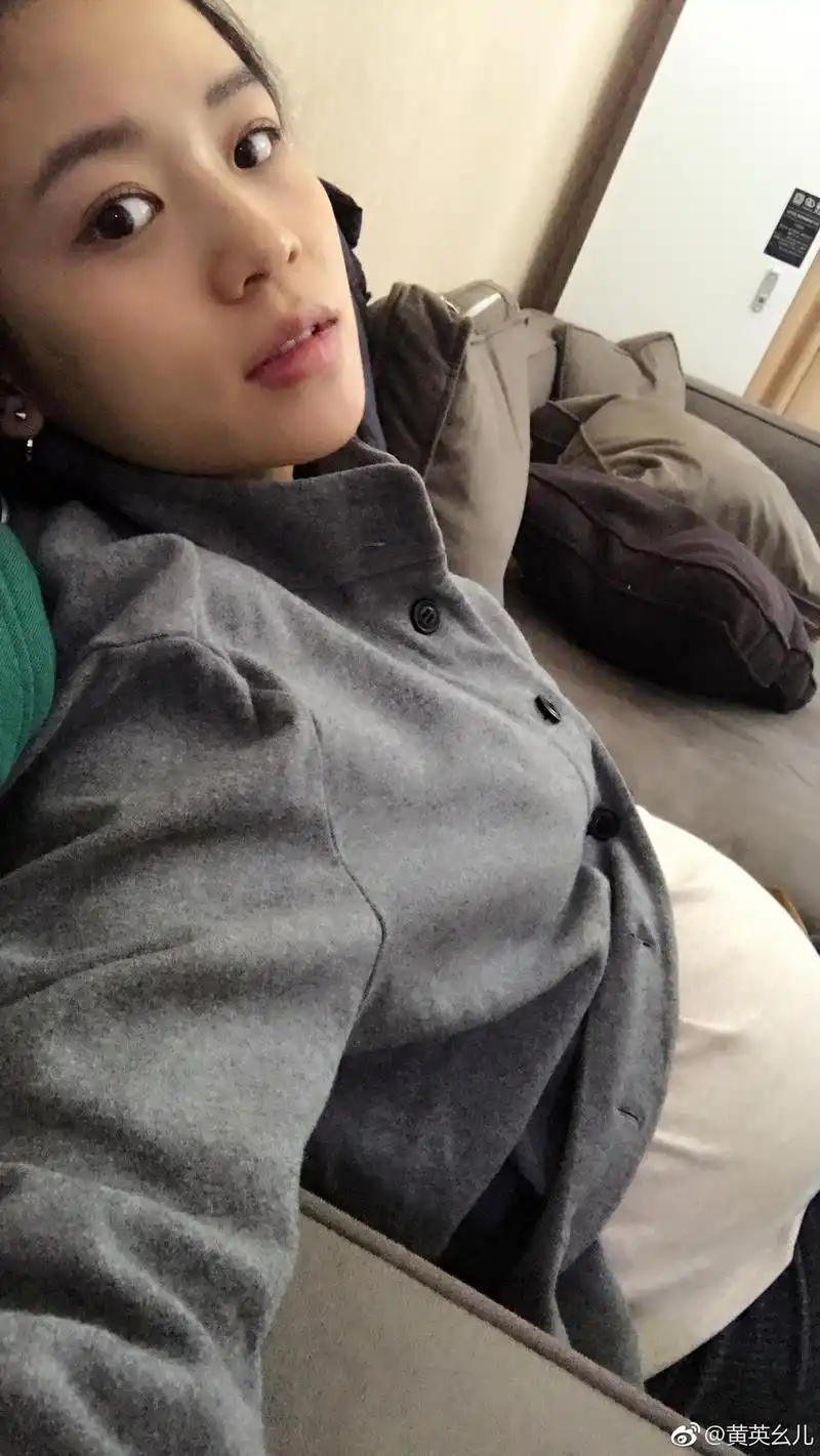 组图:快女黄英怀二胎晒大肚照 孕妈俏丽可爱_高清图集_新浪网