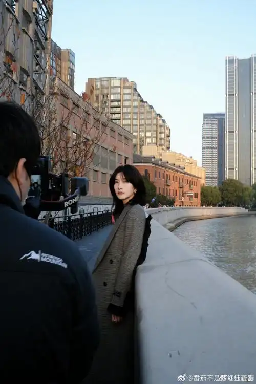 江疏影格雷系五连拍##江疏影短发侧颜随拍