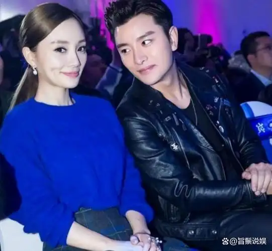 一时间他们的爱情成了影视圈明星的典范,而贾乃亮也成了模范丈夫的