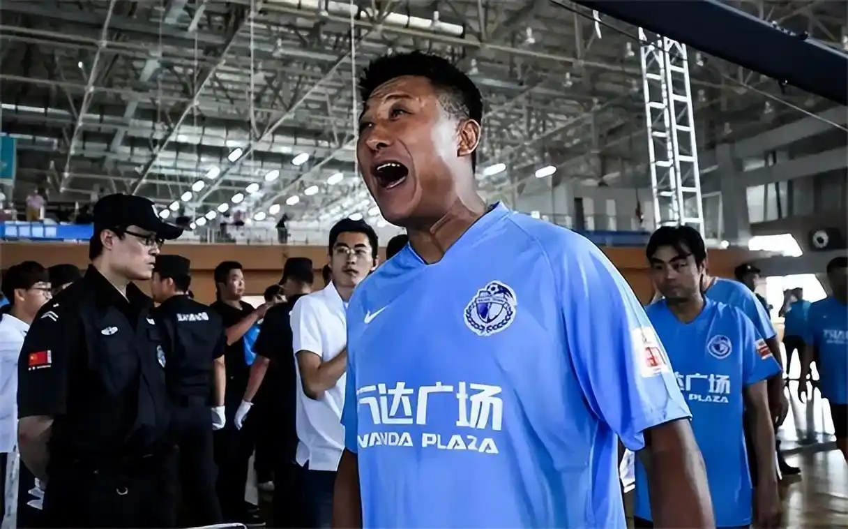 21年亲属揭秘张恩华死因:饮酒后突发心梗去世!范志毅:一路走好