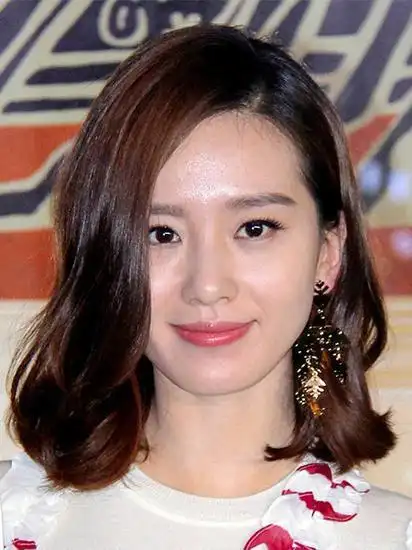 发尾外翻美得刚刚好|中长发|发尾外翻|明星发型_新浪时尚_新浪网