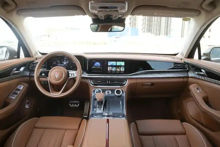 2023粤港澳大湾区车展,新款红旗h9亮相,棕色内饰,尊贵感足