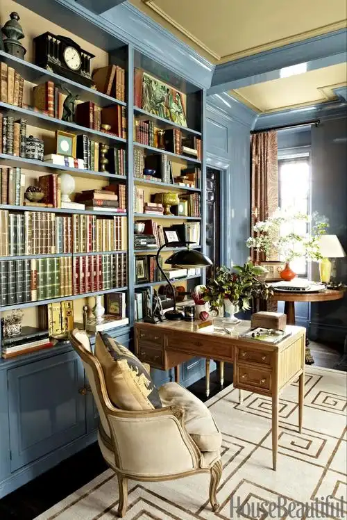 我在自家装修的时候,就将书房的设计,变得小巧一些,可以掌控一些,在