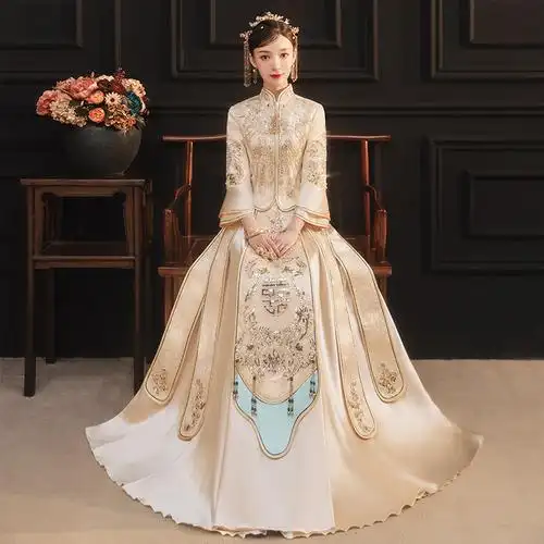 秀禾服女新娘2022新款结婚中式婚纱凤冠霞帔拖尾秀禾香槟色秀和服