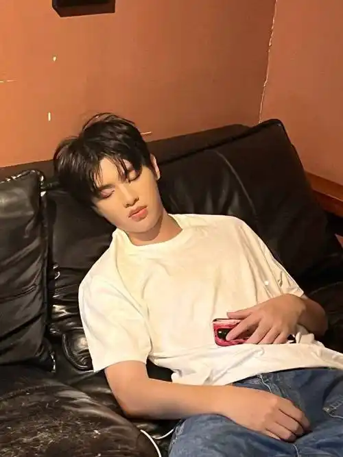 黄明昊女友视角 日常照 - 高清图片,堆糖,美图壁纸兴趣社区