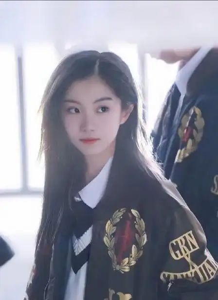 时代少年团队长马嘉祺气质与女装