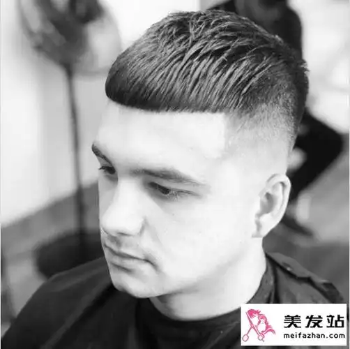 男生发型锅盖头铲两边 欧美textured crop发型超流行_男士短发 - 美发