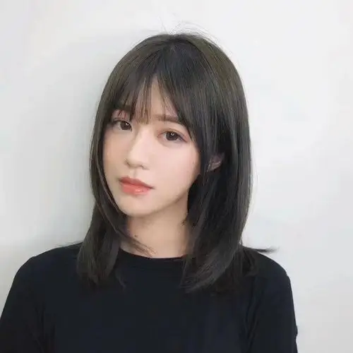 2020年最不能错过的锁骨发修饰脸型又减龄随性自然引人瞩目