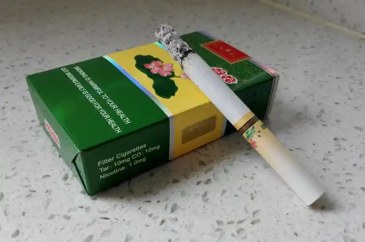 荷花香烟哪个最好抽(荷花香烟哪个最好抽的)