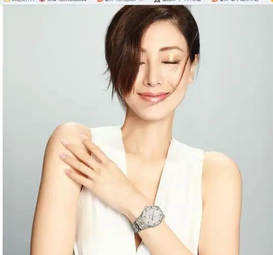 李嘉欣冠以"花瓶"或"木头美人"的称号,外表的美丽阻挡了她的演技,但她