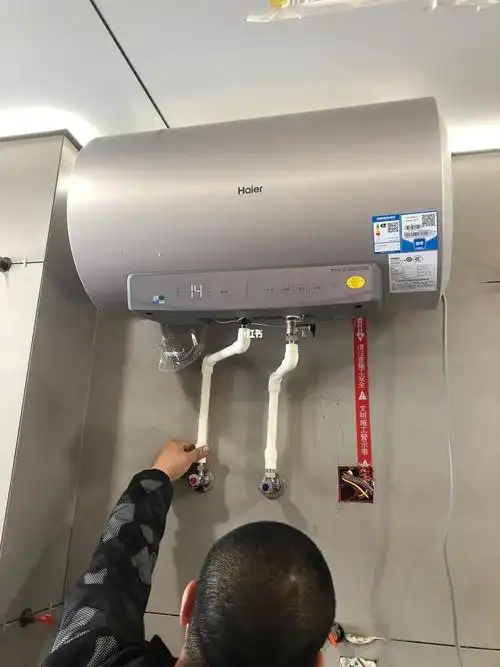 装修日记866卫生间吊顶和热水器安装完成73