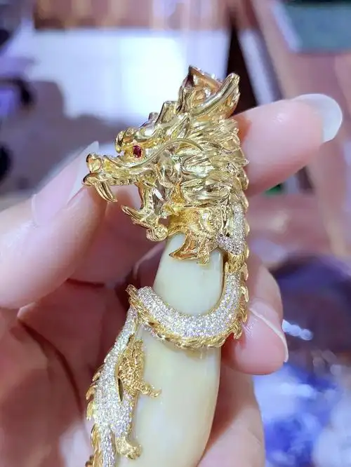 仿虎牙包金镶钻老虎爪熊爪k金定制款吊坠