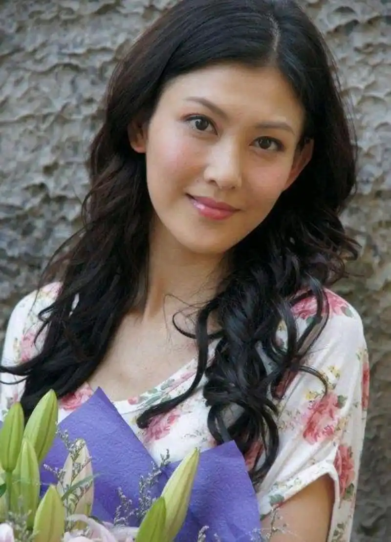 回家的诱惑艾莉扮演者李彩桦宣布离婚!出道多年依然年轻美貌