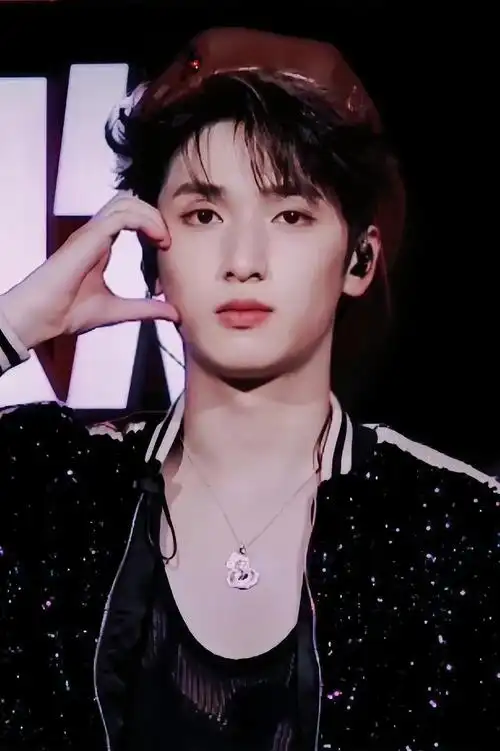 今晚严浩翔19岁生日直播氛围也太美太感动了……|直播|严浩翔_新浪