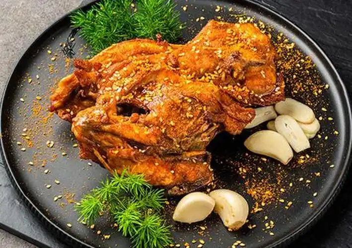 炸鸡架,东北人对于炸的食物真没啥抵抗力,炸鸡架最精髓,炸出了鸡的