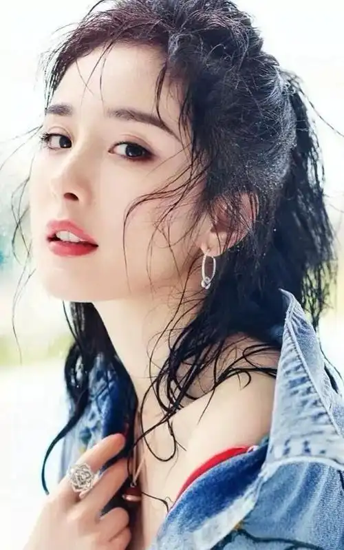 杨幂自信又迷人的女人