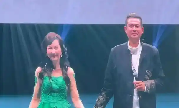 30年后新白娘重聚她没钱想上浪姐她拍完戏怀龙凤胎