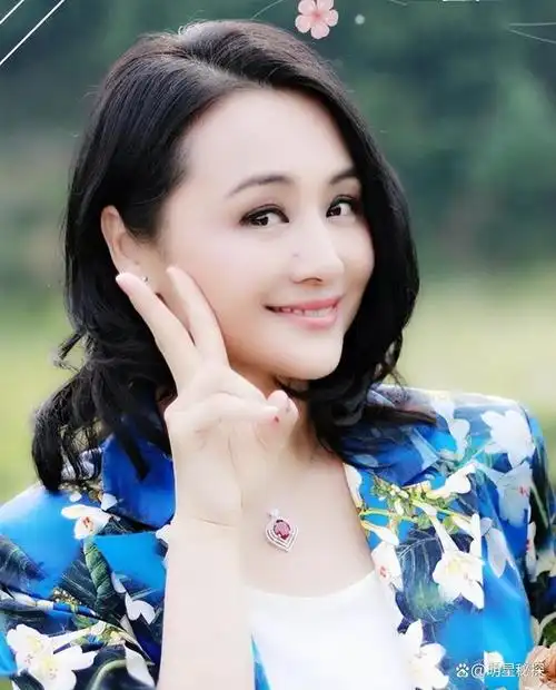 曹颖最早从央视跳槽的女主持如今过得怎么样了