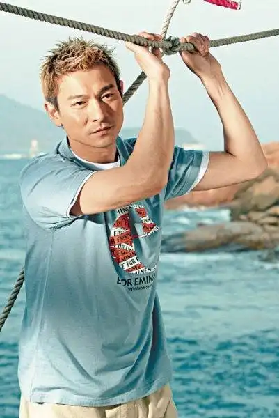 刘德华一黄色短发照片!