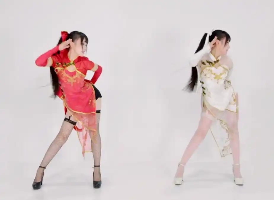 up主咬人猫更新舞蹈作品高开叉短旗袍袜子上还有根绳