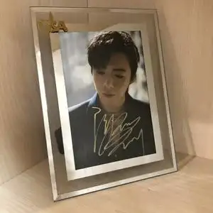 刘宇宁亲笔签名照 抖音星动之夜签