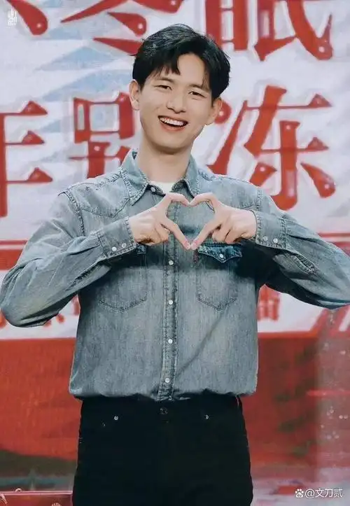 12位男演员笑容的杀伤力:杨洋真的很治愈,张翰堪称"邪门一笑"