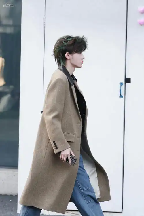 宋亚轩绿色挑染卷发造型##宋亚轩绿色挑染发型