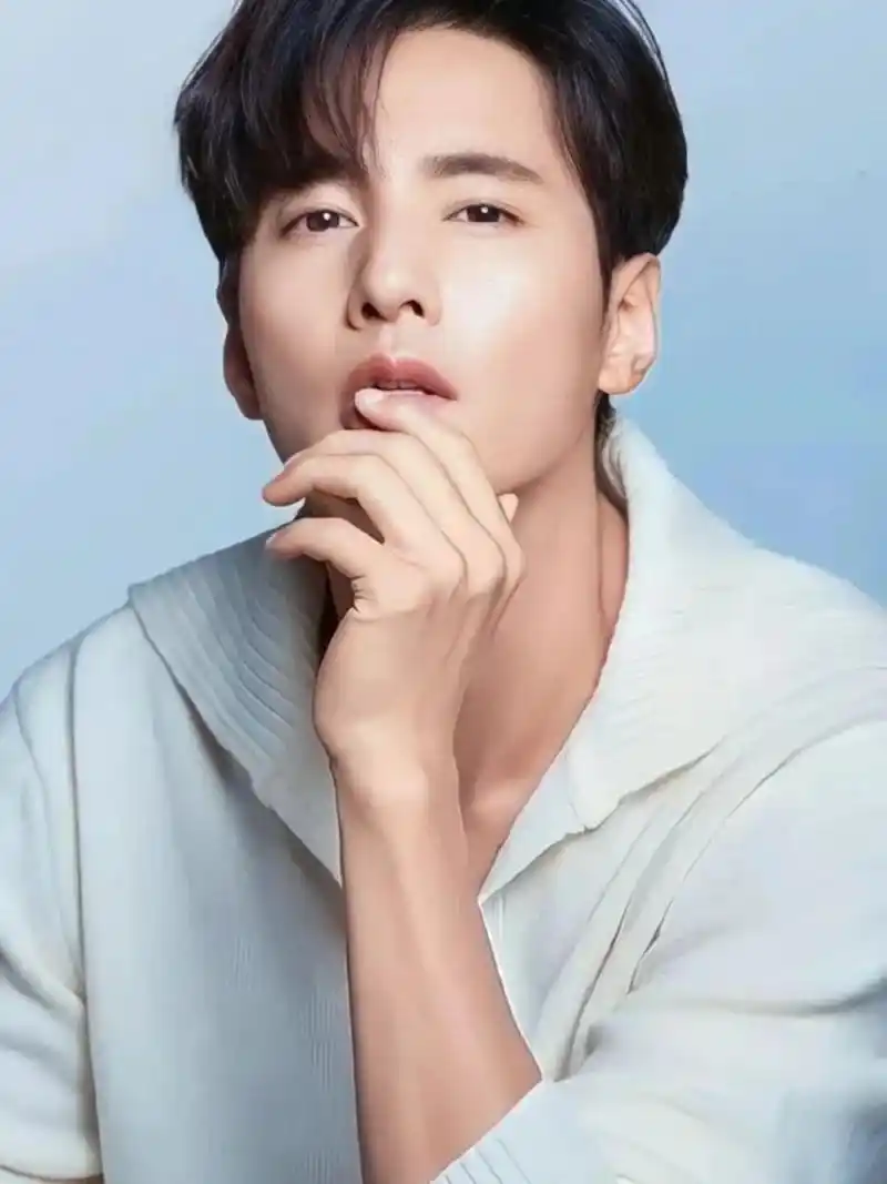 元彬:近照,看这微笑,快五十的人了  元彬近照曝光,看这微笑,简直让人