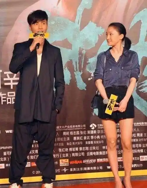 有一种友情叫做陈坤周迅,同样的休闲商务风造型,简约而不简单_时尚_版