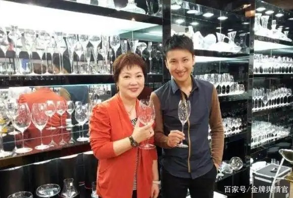 上海滩女滑稽第一人顾竹君,与龚仁龙因戏生爱,离婚后还能同台