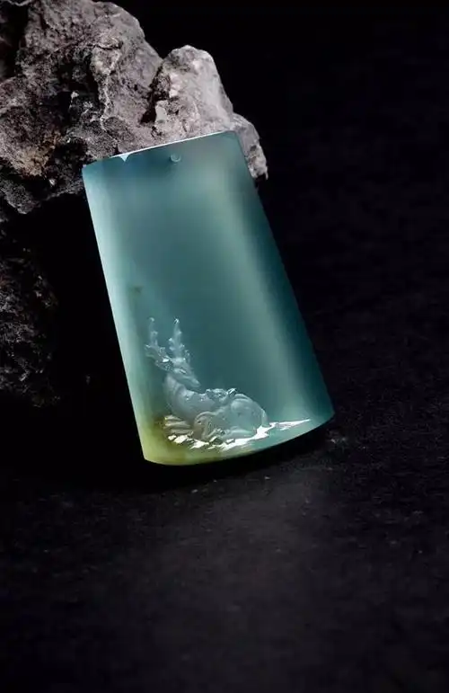 高质量翡翠片料制作精美大牌子,精美绝伦!