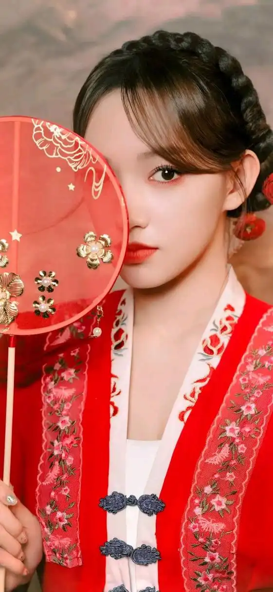 程潇红衣古装造型#你心中的古装女神# #娱乐明星# #明星的那些神图