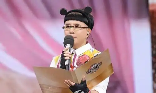 明星360央视主持人金龟子直播翻车专业能力不足实力遭到质疑