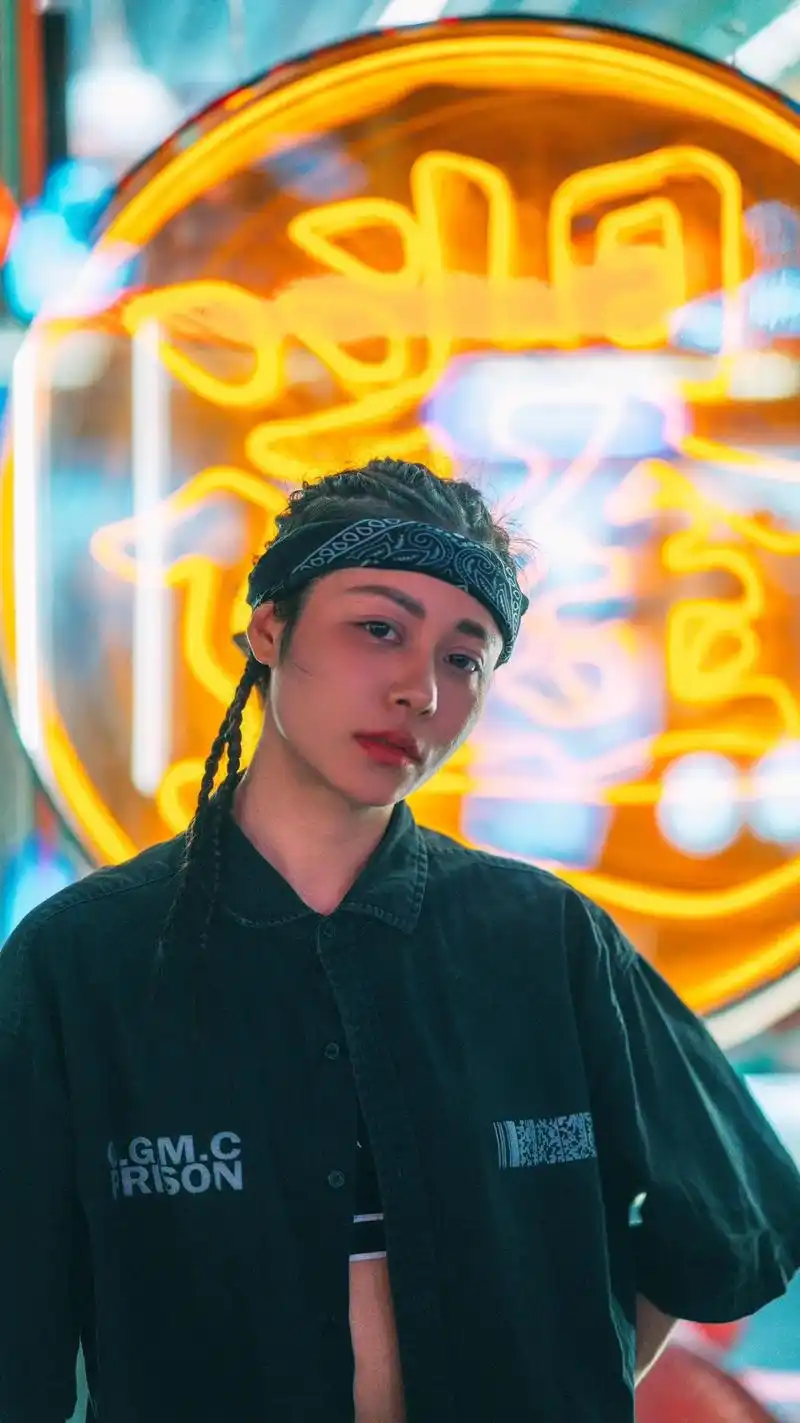 街头swag.#ootd穿搭 #脏辫 #女生酷起来 #地垄沟 - 抖音