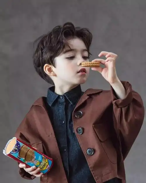 这个男孩让18万人疯狂,这是我今年看过颜值最高的人!